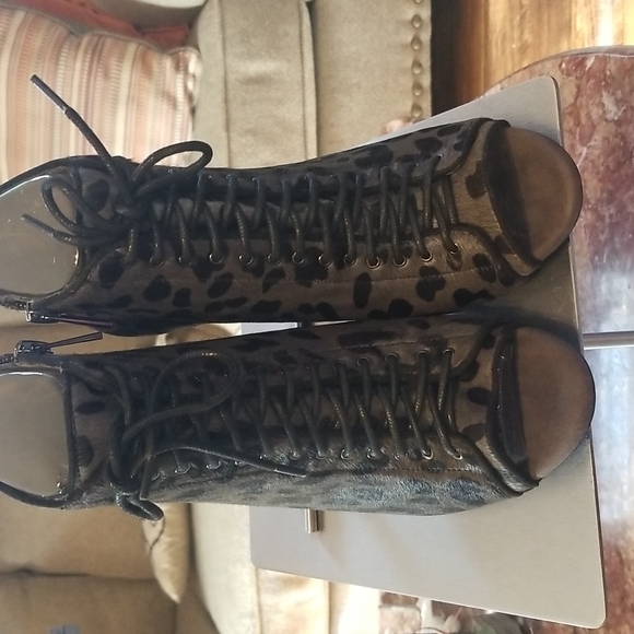 Jessica Simpson Erlene Bootie - Picture 2 of 7